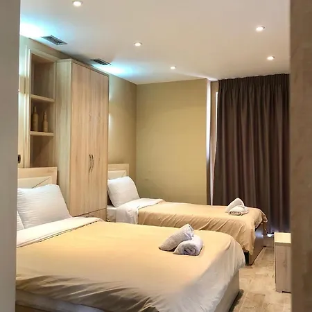 Alojamento de Acomodação e Pequeno-almoço 21-rooms Tirana