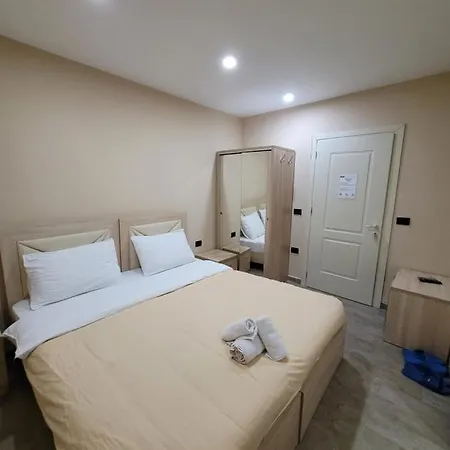 21-rooms 3* Tirana