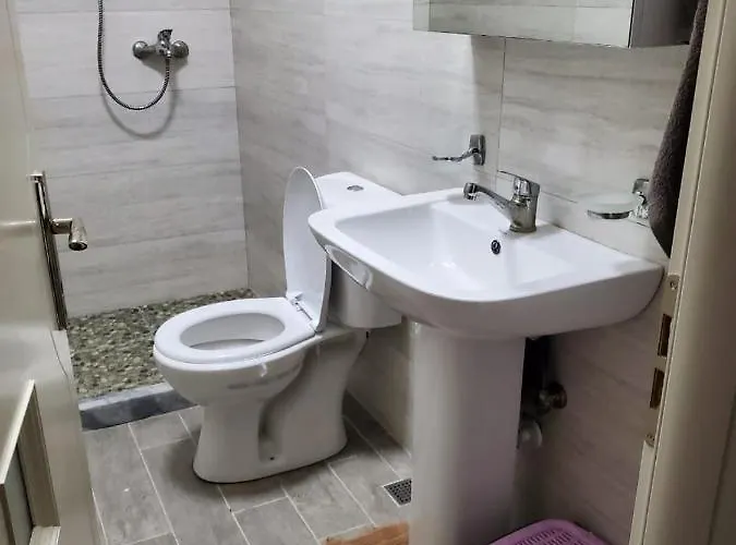 21-rooms B&B 티라나